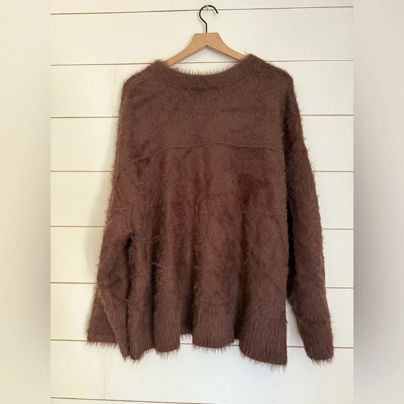 Free People Harrison Bunny Fuzzy Oversized Crew Chocolate Brown NWOT Size L - Picture 7 of 8